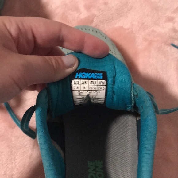 Women’s Hoka W Arahi 4 Sz. 7.5 - Picture 10 of 11